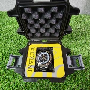 Invicta Speedway 46mm Stainless Steel Case and Band with Black Dial Men's...